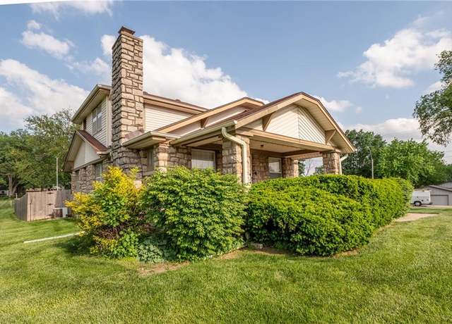 Property at 400 NE 88th St, Kansas City, MO 64155, 3 beds, 1.5 baths