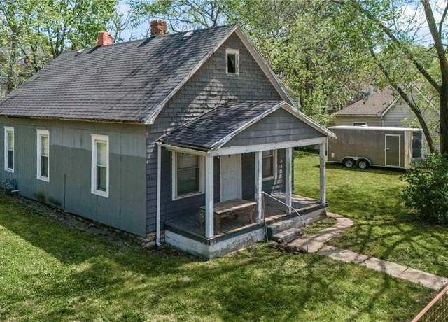 Property at 3225 Holmes St, Kansas City, MO 64109, 3 beds, 1 bath