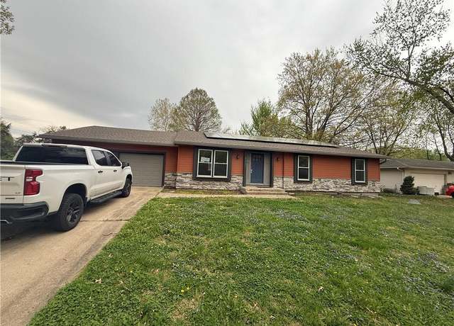 Property at 8220 Freeman Ave, Kansas City, KS 66112, 3 beds, 2 baths
