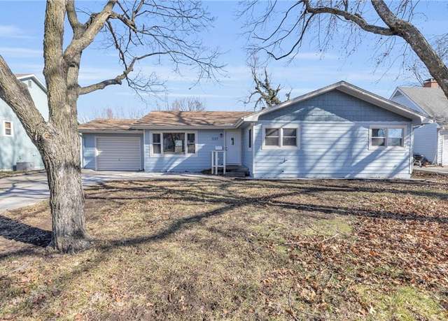 Property at 1137 S Mulberry St, Ottawa, KS 66067, 5 beds, 2 baths