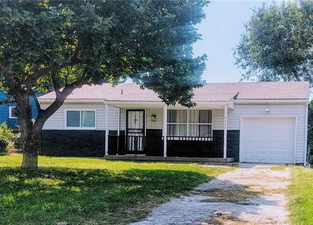 Property at 3300 N 34th St, Kansas City, KS 66104, 2 beds, 1 bath