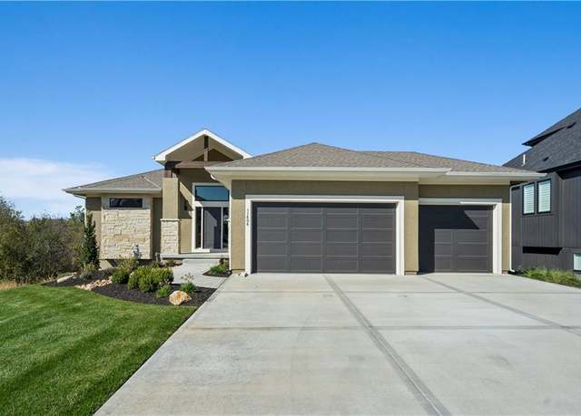 Property at 11606 S Zarda Dr, Olathe, KS 66061, 4 beds, 3.5 baths