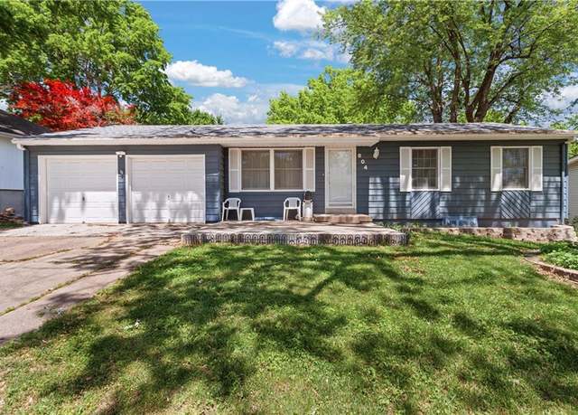 Property at 804 NW Maynard St, Blue Springs, MO 64015, 3 beds, 1.5 baths