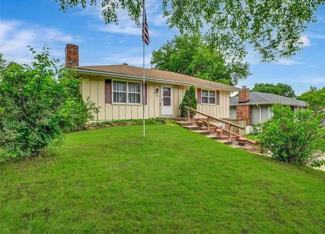 Property at 610 Morgan St, Lansing, KS 66043, 3 beds, 2 baths