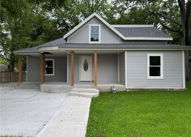 Property at 415 E Hale St, Spring Hill, KS 66083, 4 beds, 3 baths