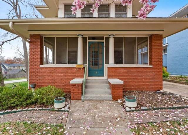 Property at 18 W 61st Ter, Kansas City, MO 64113, 3 beds, 1.5 baths