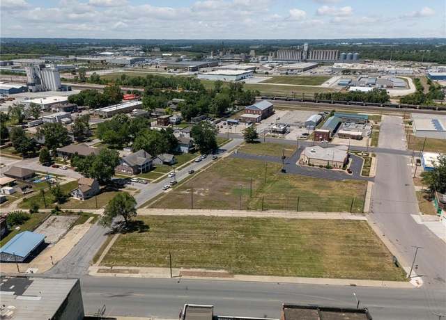 Property at 5002-5026 King Hill Ave, St Joseph, MO 64504
