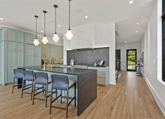 Property at 2107 Belleview Ave, Kansas City, MO 64108, 4 beds, 3.5 baths