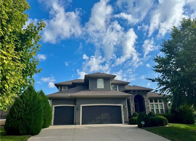 Property at 10710 W 158th Ter, Overland Park, KS 66221, 4 beds, 4.5 baths