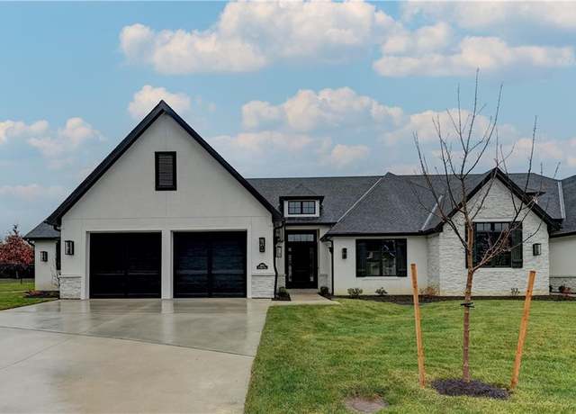Property at 3903 W 84th Ter, Prairie Village, KS 66206, 3 beds, 3 baths