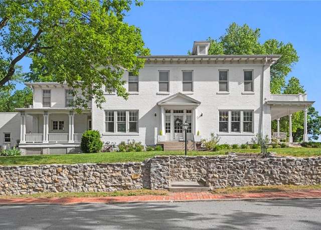 Property at 928 S Esplanade St, Leavenworth, KS 66048, 3 beds, 3 baths