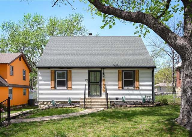 Property at 1860 N 32nd St, Kansas City, KS 66104, 3 beds, 1.5 baths