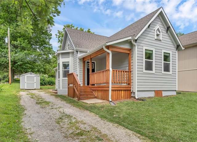 Property at 931 Fir St, Eudora, KS 66025, 2 beds, 2 baths