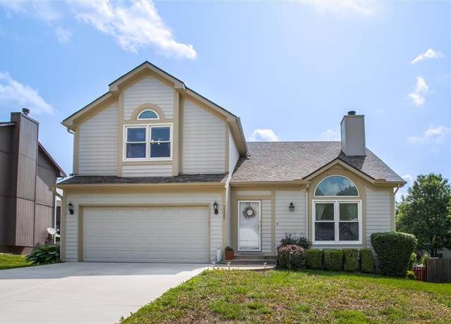 Property at 7325 N Richmond Ave, Kansas City, MO 64158, 4 beds, 3 baths