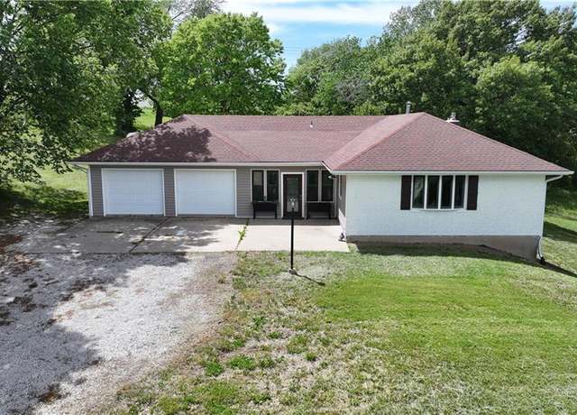 Property at 34903 195th St, Easton, KS 66020, 4 beds, 3 baths
