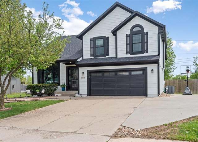 Property at 29109 W 186th St, Gardner, KS 66030, 4 beds, 3 baths