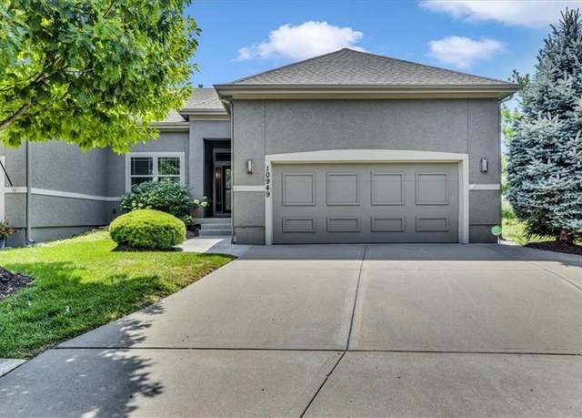 Property at 10949 S Wrangler St, Olathe, KS 66061, 3 beds, 2.5 baths