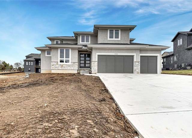 Property at 9986 Brockway St, Lenexa, KS 66220, 6 beds, 6.5 baths