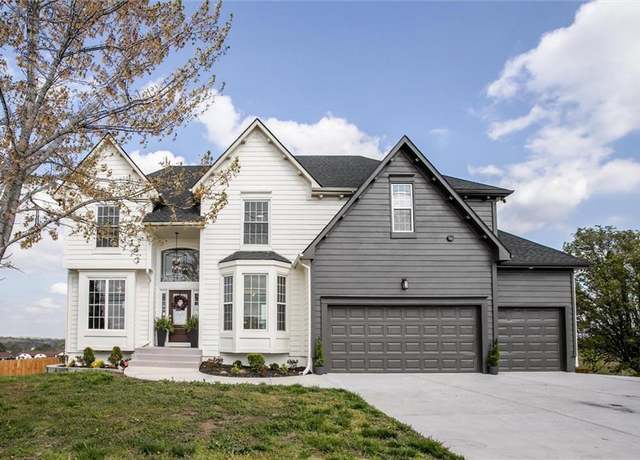 Property at 101 SW View High Dr, Lee's Summit, MO 64081, 5 beds, 4.5 baths