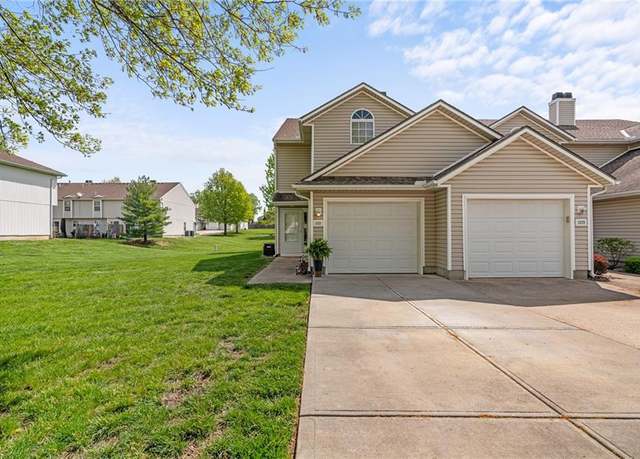 Property at 1321 SE Norwood Dr SE #1321, Lee's Summit, MO 64081, 2 beds, 2.5 baths