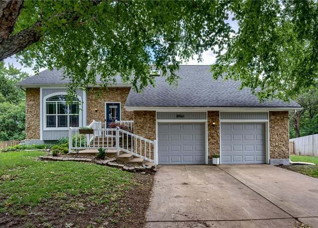 Property at 8961 Swarner Dr, Lenexa, KS 66219, 4 beds, 3 baths