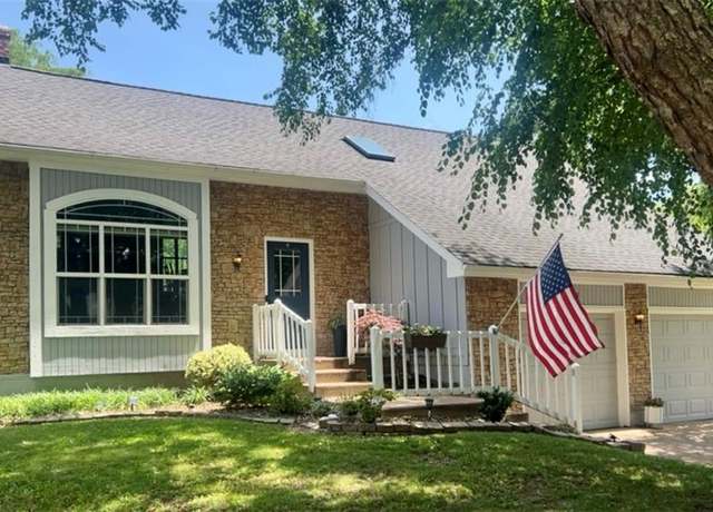 Property at 8961 Swarner Dr, Lenexa, KS 66219, 4 beds, 3 baths