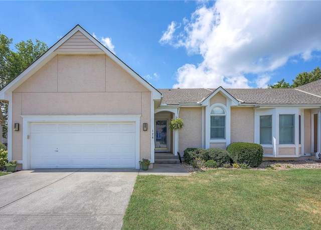 Property at 120 SE Ridgeview Ct, Lee's Summit, MO 64063, 3 beds, 2.5 baths