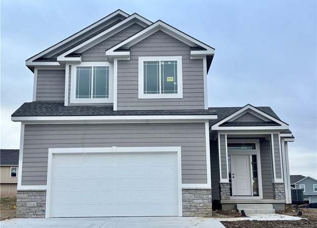 Property at 1203 NW 5th St, Oak Grove, MO 64075, 3 beds, 2.5 baths