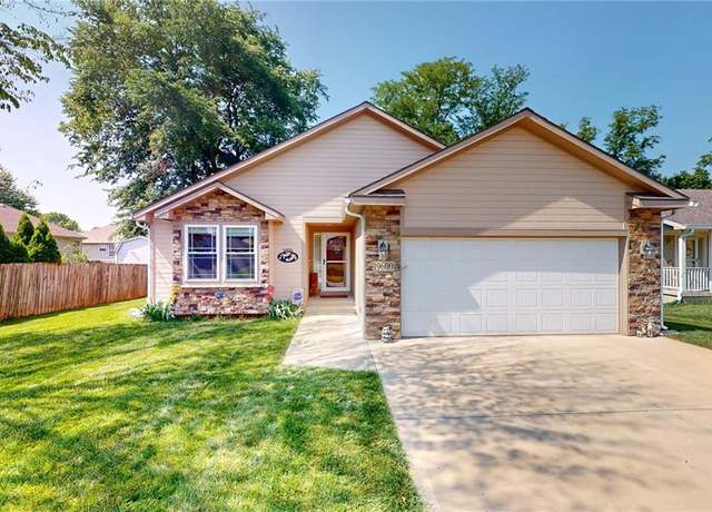 Property at 19600 E 20th St N, Independence, MO 64058, 3 beds, 3 baths