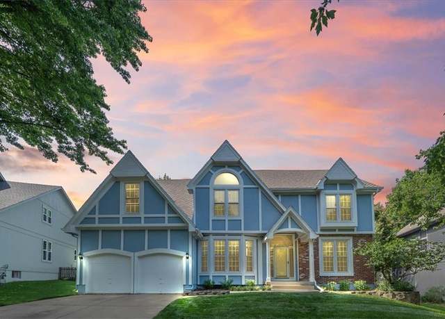 Property at 9124 W 131st Ter, Overland Park, KS 66213, 4 beds, 4.5 baths
