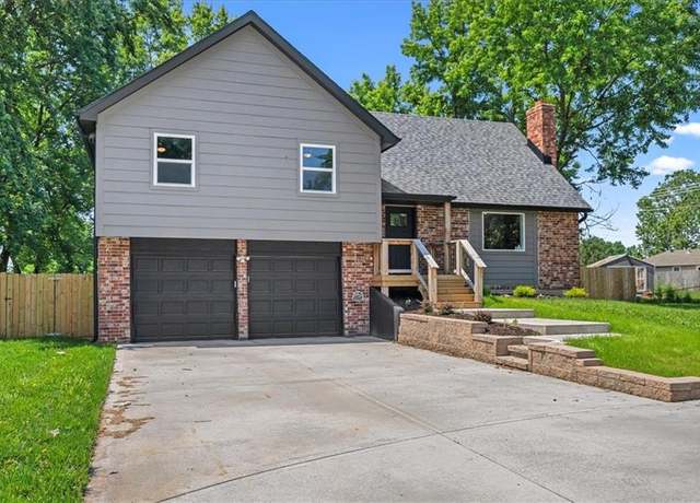 Property at 127 W Manor Pl, Gardner, KS 66030, 4 beds, 2 baths