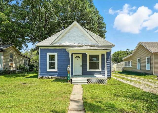 Property at 827 N Main St, Ottawa, KS 66067, 2 beds, 1 bath