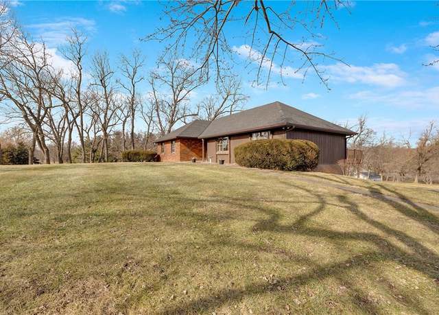 Property at 13491 Heritage Dr, St Joseph, MO 64505, 3 beds, 2 baths