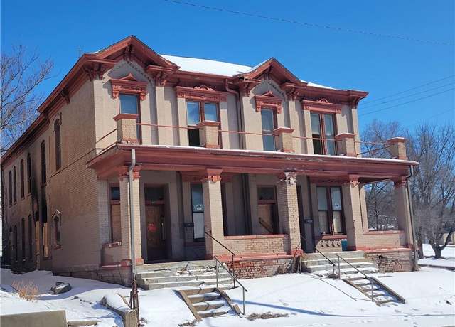 Property at 421 S 9th St, St Joseph, MO 64501, 8 beds