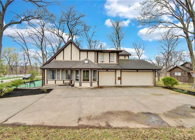 Property at 12651 Quail Hollow Dr, Kansas City, KS 66109, 3 beds, 3.5 baths