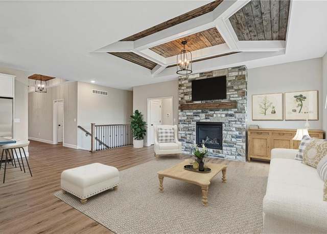 Property at 4009 NW Sol Dr, Blue Springs, MO 64015, 4 beds, 3.5 baths