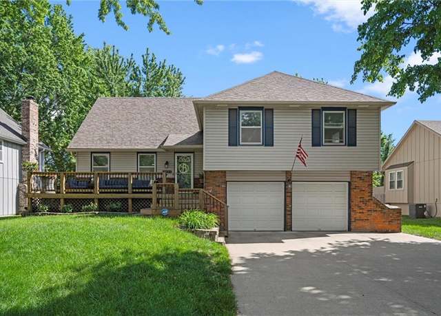Property at 2021 E 151st Ter, Olathe, KS 66062, 4 beds, 2.5 baths