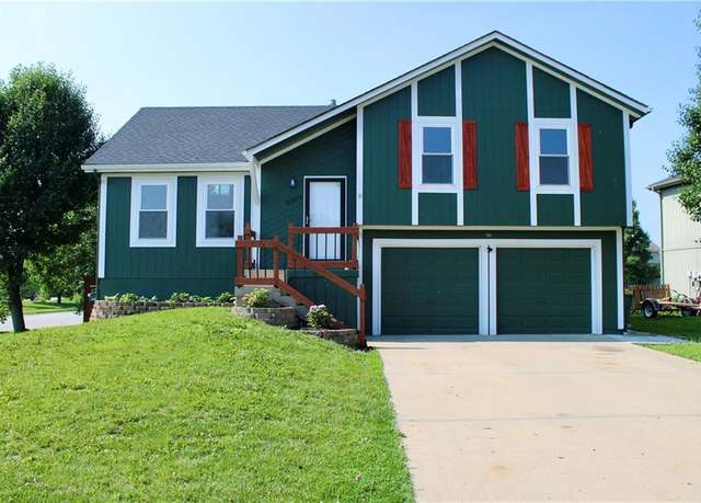 Property at 32601 W 173rd St, Gardner, KS 66030, 3 beds, 1 bath