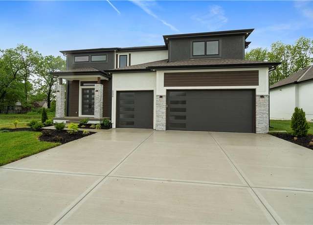Property at 2234 NW Killarney Ln, Lee's Summit, MO 64081, 6 beds, 5.5 baths
