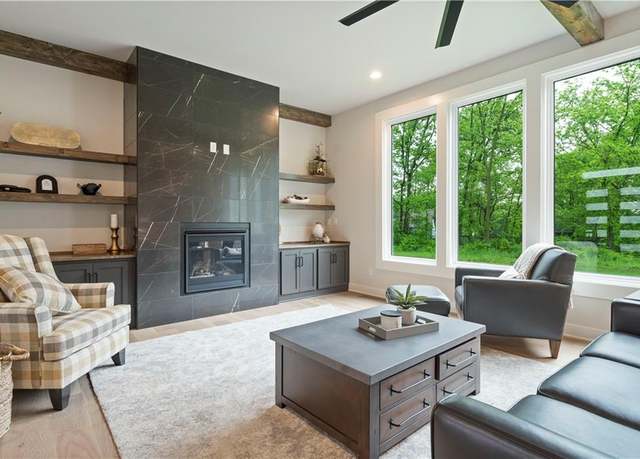 Property at 2234 NW Killarney Ln, Lee's Summit, MO 64081, 6 beds, 5.5 baths