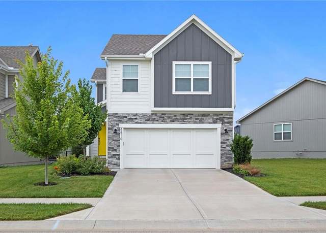 Property at 8810 SW 9th Ter, Blue Springs, MO 64064, 4 beds, 3.5 baths