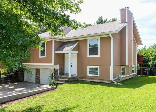 Property at 7526 Monrovia St, Lenexa, KS 66216, 3 beds, 2 baths