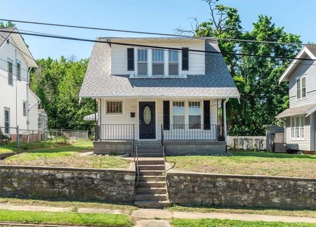 Property at 1906 Sacramento St, St Joseph, MO 64507, 4 beds, 1.5 baths