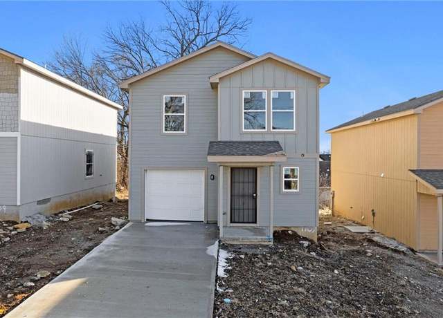 Property at 1707 E 41st St, Kansas City, MO 64110, 3 beds, 2.5 baths