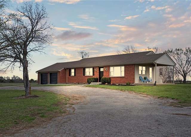 Property at 14875 Edgerton Rd, Gardner, KS 66030, 3 beds, 2 baths