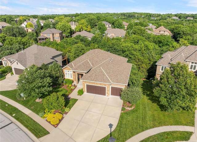 Property at 11717 S Barth Rd, Olathe, KS 66061, 5 beds, 4 baths