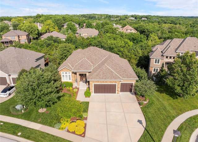Property at 11717 S Barth Rd, Olathe, KS 66061, 5 beds, 4 baths