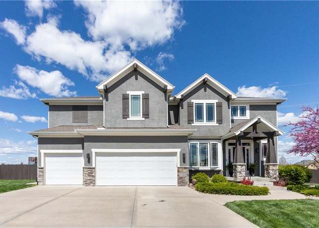 Property at 25096 W 87th St, Lenexa, KS 66227, 5 beds, 4 baths