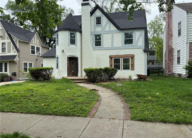 Property at 39 W 70th Ter, Kansas City, MO 64113, 4 beds, 3.5 baths