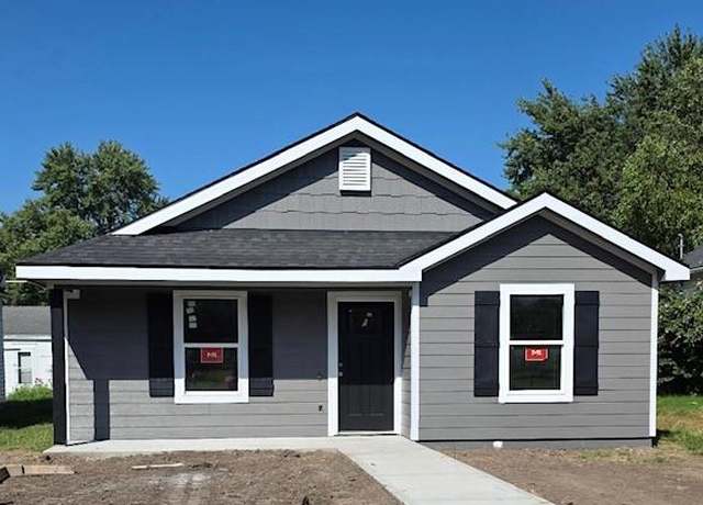 Property at 414 Birch St, St Joseph, MO 64501, 3 beds, 2 baths
